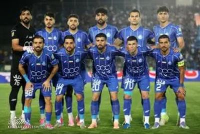 استقلالی‌ها با شنل سیاه به دربی رفتند! +عکس
