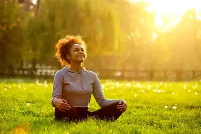 چرا 15 دقیقه آفتاب گرفتن، از هر مکملی موثرتر است؟