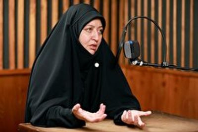 بچه ها را از دو طرف می کِشند تا بلند قد شوند!/ شما هم می توانید فرزند تیزهوش داشته باشید، اگر...