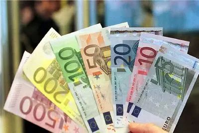 قیمت یورو امروز دوشنبه 4 خرداد 1405؛ افت 3400 تومانی