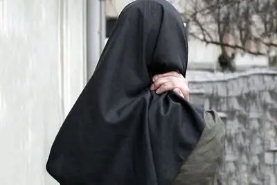 اقدام غیر اخلاقی با دختر 17 ساله تهرانی توسط پسر روباه صفت / مرا در خانه مجردی اش زندانی کرده بود! + نظر کارشناسی پلیس آگاهی