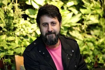 آواز شاد؛ حاجی عبداللهی آهنگ Calm Down رو جوری خوند که خواننده اش بشنوه خودشو میکشه