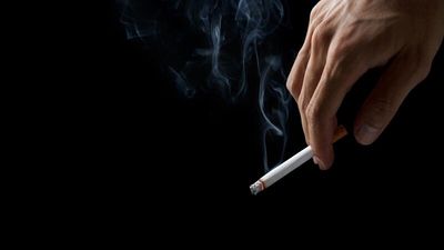 ژست دودآلود بزرگ شدن | چرا برخی نمی‌توانند سیگار را ترک کنند؟