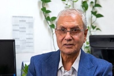 علی ربیعی: من برای مخالفان نظام که به رغم زخم خوردن «وطن‌فروشی» نکردند احترام قائلم؛ در شرایطی که ایران با میدان‌های نبرد، جنگ‌های روانی و فشارهای خارجی دست‌به‌گریبان است، باید با نگاهی واقع‌بینانه به «دستاوردها» و «فرصت‌های پیش‌رو» نگریست