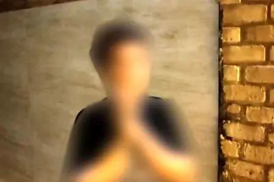 به بدن این دختر جوان هیچ کس نمی تواند دست بزند! / در حسرت ازدواج می ماند + عکس ها و علت
