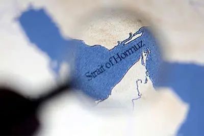 بیانیه تحریک‌آمیز نیروی دریایی آمریکا درباره تنگه هرمز