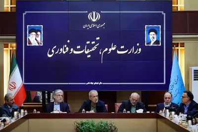 پزشکیان : هیچ ظلمی بالاتر از مسیرهای نادرست  نیست / دانشگاه ها به نهادی برای توسعه و حل مسائل کشور تبدیل شوند