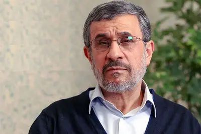 احمدی‌نژاد خود را برای روز مبادا آماده می‌کند؟!