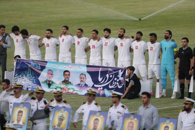 آمریکا فقط به ۱۱ بازیکن هم ویزا بدهد، باید به جام‌جهانی برویم