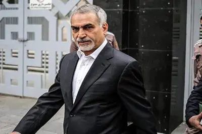 حسین فریدون با شکل و شمایل جدید در یک مراسم