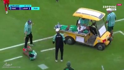 ویدیو| تصادف ماشین حمل مصدوم با بازیکن سالم!