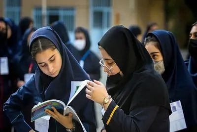 سردرگمی دانش آموزان در فصل امتحانات / آزمون در بستر شاد با اینترنت ناپایدار؛ یعنی بازی با روان دانش آموزان