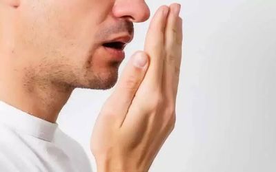 بوی بد دهان را با این راهکار از بین ببرید