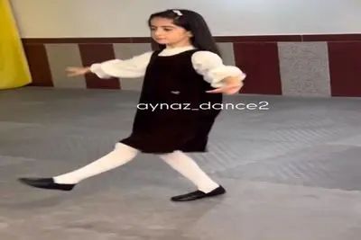 آواز محلی؛ رقص پای آذری دختربچه انقد ماهرانه و پر سرعته که آدم چشماش جا میمونه