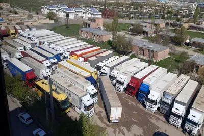 بلاتکلیفی 1500 کامیون وارداتی در خاک ترکیه؛ شمارش معکوس برای از دست رفتن سرمایه‌ های مردم / وزارت راه هنوز تصمیم نگرفته است؟