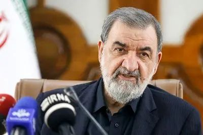 محسن رضایی: پاسخ هر شلیک و تجاوزی، رگبار موشک و پهپاد است