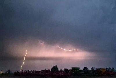 ببینید| رعد و برق در غرب استان تهران