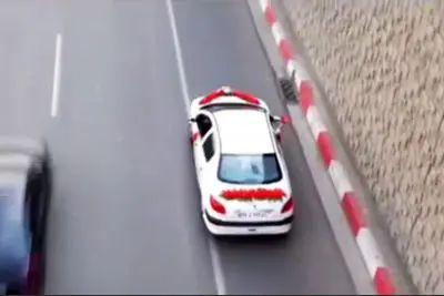 لحظه تصادف شدید عروس و داماد بدشانس با پراید
