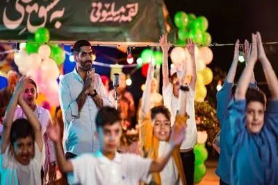 نذر گلس موبایل در مهمانی کیلومتری غدیر!