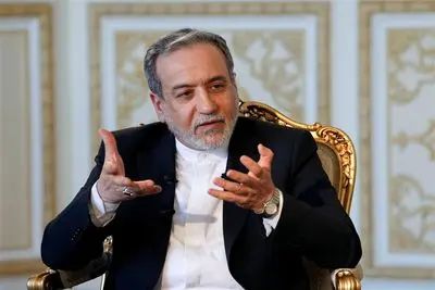 توضیح عراقچی درباره علت عدم حضور علنی رهبر انقلاب