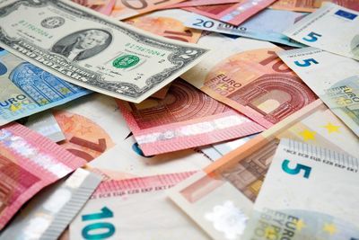 نرخ دلار و یورو امروز چند شد؟ جدول قیمت ارز ۱۵ خرداد ۱۴۰۵