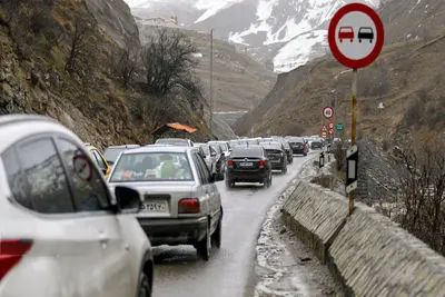 ترافیک سنگین در محورهای شمالی و آزادراه‌های منتهی به تهران / محدودیت تردد در چالوس و تهران–شمال