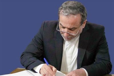 پست اینستاگرامی عراقچی در داغ دانش‌آموزان میناب