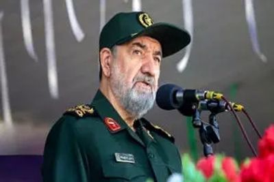 محسن رضایی دیدار احتمالی رهبر انقلاب با ترامپ را رد کرد/ آزادسازی دارایی‌های بلوکه‌شده از سوی دولت ترامپ می‌تواند «افق جدیدی برای آینده» ایران و آمریکا باشد
