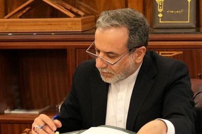 پیام عراقچی خطاب به میشل عون: لبنان را از دست دشمن واقعی خود نجات دهید، آقای رئیس‌جمهور!