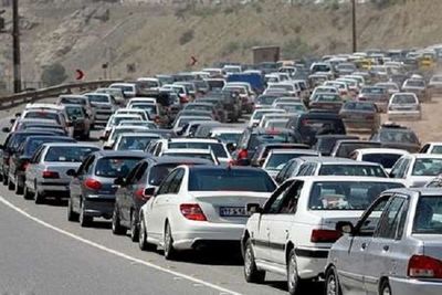 آخرین وضعیت ترافیکی محورهای مواصلاتی/ ترافیک سنگین در هراز و آزادراه‌های منتهی به تهران