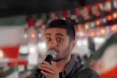 خواننده مشهور تجمعات برای ادامه جنگ شعر خواند!
