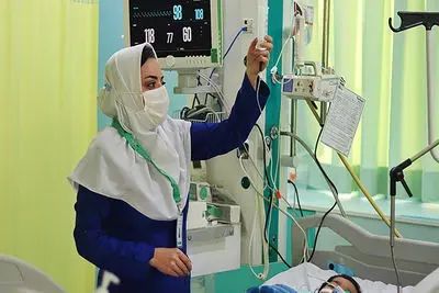 دانشگاه‌های علوم پزشکی در برابر تاخیر پرداخت تعرفه پرستاران پاسخگو باشند / اختلاف ۱۲ میلیونی در دریافتی تعرفه پرستاران؛ عدالت کجاست؟