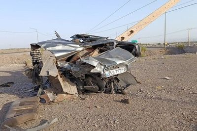 برخورد پژو با تیر برق مرگبار شد/ جزئیات