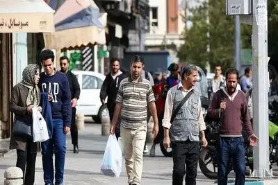 گزارش گاردین از این روزهای مردم ایران؛ بمب بعدی ممکن است باروت نباشد، بلکه تورم باشد