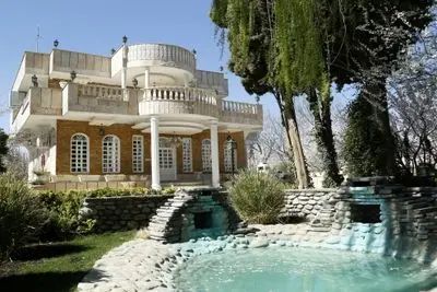 قیصر باعث تعطیلی این باغ عمارت شده بود