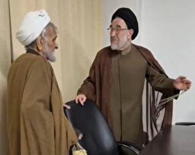 ببینید/ ویدیویی از احترام و تعارف متقابل خاتمی و حجتی کرمانی