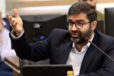 سقاب اصفهانی، معاون پزشکیان: در پیک تابستان احتمالا ۲۴ تا ۲۹ درصد تقاضای برق را نمی‌توانیم جواب بدهیم؛ این میزان با همه ظرفیت‌هایی که در سوخت‌های جایگزین تامین کنیم نیز قابل تامین نیست / حتی سناریوی بدبینانه را باید در این باره در نظر داشت / راهکارهای رفع ناترازی انرژی را طراحی کرده‌ایم