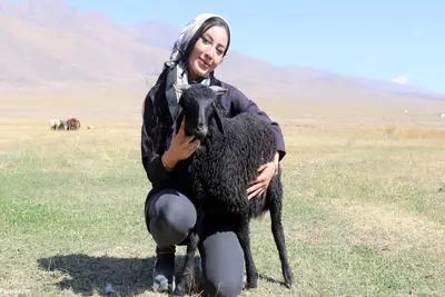 زیبایی های حیرت انگیز این دختر جذاب در روستا / همه مات و مبهوت شدند + عکس های مریم در روستا