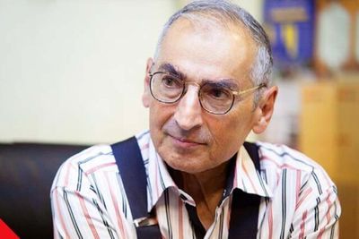تشدید قرار نظارت قضایی صادق زیباکلام به دلیل نقض ممنوعیت فعالیت رسانه‌ای