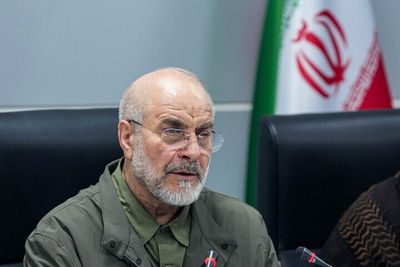 اسم تان را انقلابی گذاشته اید و از صداوسیما و تریبونهای خیابانی به  قالیباف تهمت می زنید؟/برنامه «به وقت ایران» دهها برابر برنامه های دیگر بیننده دارد