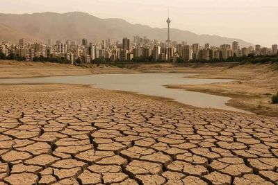 دو بحران هم‌زمان در شرق پایتخت به روایت یک استاد دانشگاه