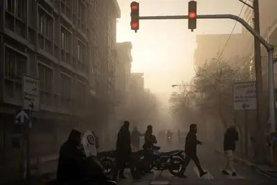 اگر هنگام حمله هوایی در خیابان بودید، چه اقدامی باید انجام دهید