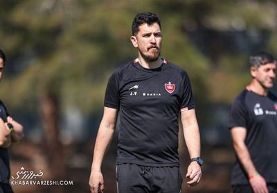 تبعات پرواز موشک‌ها؛ مربی پرسپولیس در عمان گیر افتاد!