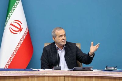 پزشکیان: دیپلماسی و دفاع دو بال قدرت ملی‌ هستند؛ نه میدان را ترک کرده‌ایم، نه میز مذاکره را/ اولویت ما امنیت ملی و آرامش مردم است/ با وحدت و عقلانیت ایران از این آزمون سربلند عبور خواهیم کرد