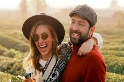 آواز نوستالژی؛ خوندن رادان 20 سال پیش/مینا مختاری تو انتخاب شوهر گل کاشت قالیه کرمونه