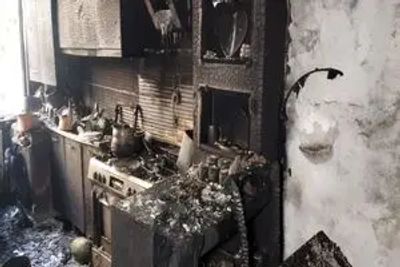 آتش سوزی در میدان نمایشگاه مشهد، ۸ نفر را به دام انداخت