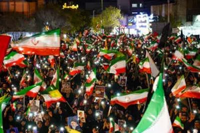 تقدیر فرماندهی کل سپاه از مداحان و هنرمندان حاضر در کنار مردم مبعوث شده