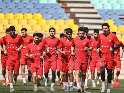 درخواست چند بازیکن پرسپولیس از چهره محبوب؛ بیا و سرمربی ما باش