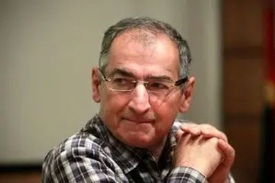 حمله تند کارشناس شبکه افق: زیباکلام  بیشترین نفع را از ساختار جمهوری اسلامی برده است